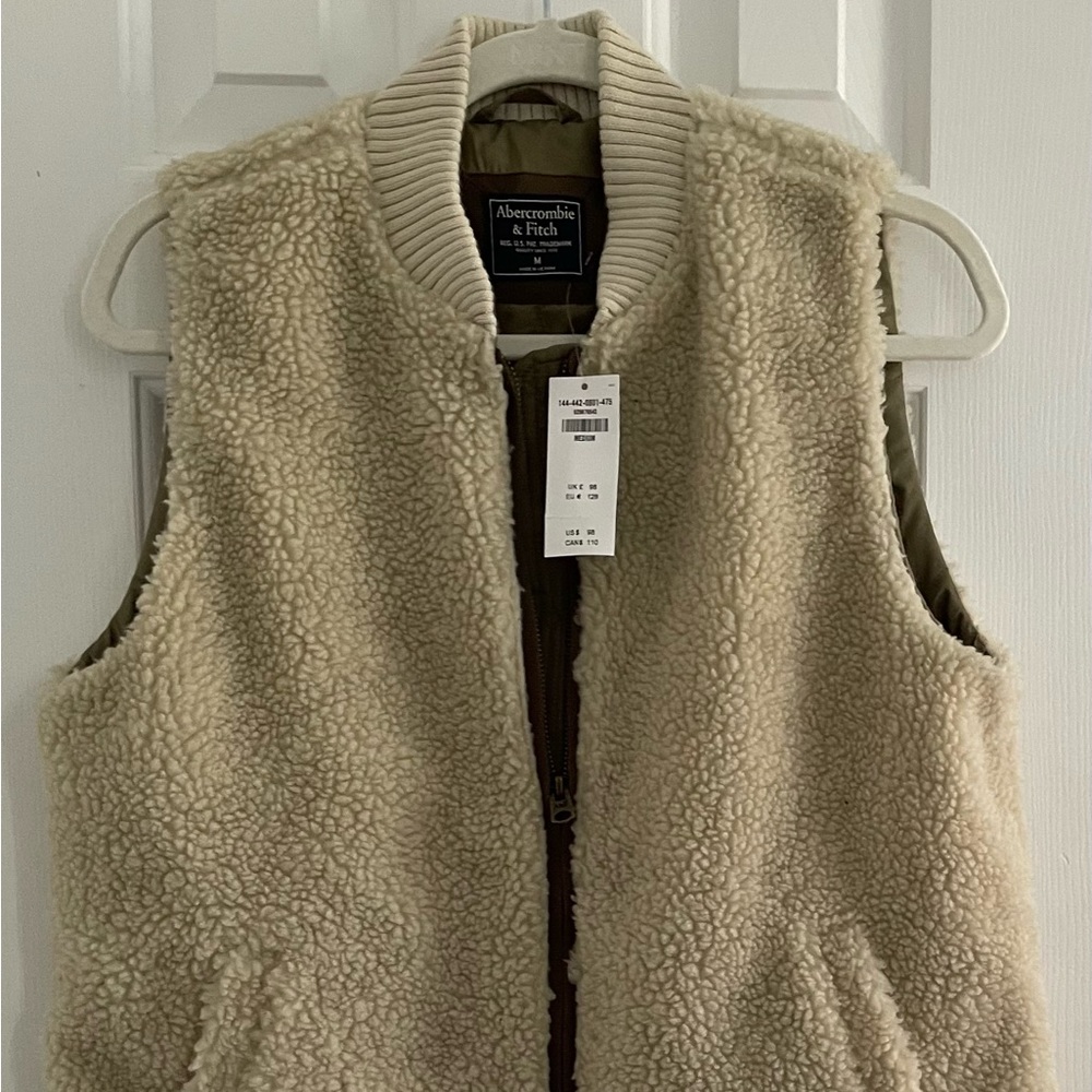 Abercrombie & Fitch Sherpa Vest NWT Size M